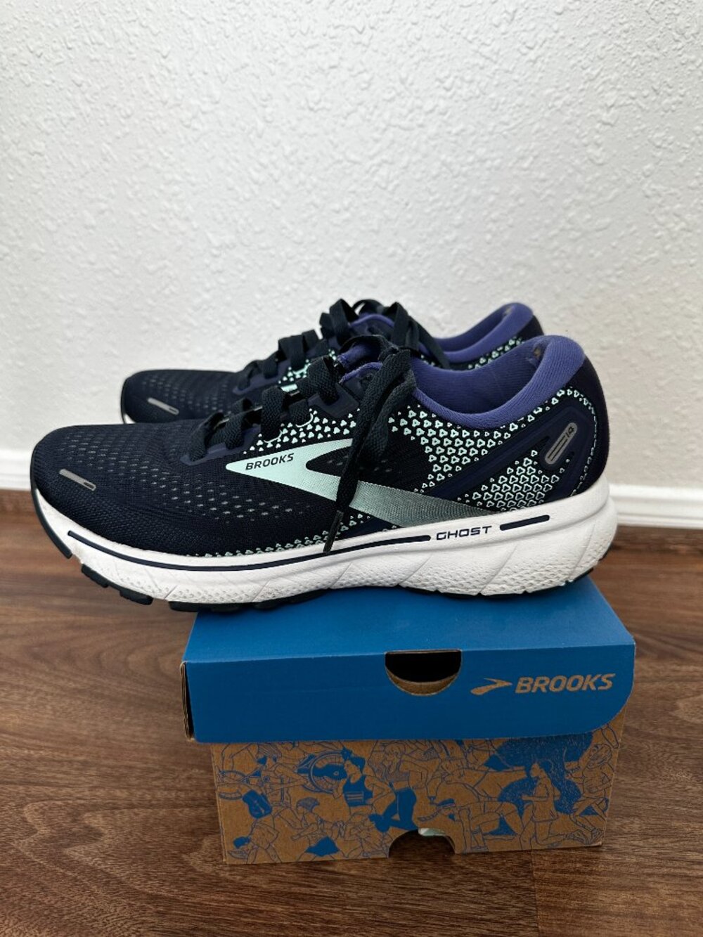Brooks Ghost 14 Women's Running Shoes - 8.5 Wide - Picture 2 of 8